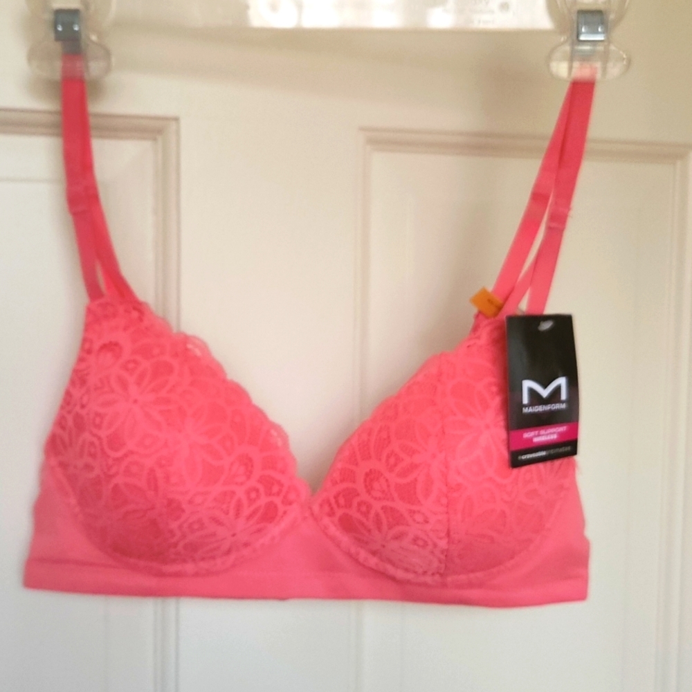 NEW  MAIDENFORM SOFT SUPPORT WIRELESS LACR FRONT BRA.  SIZE SMALL.